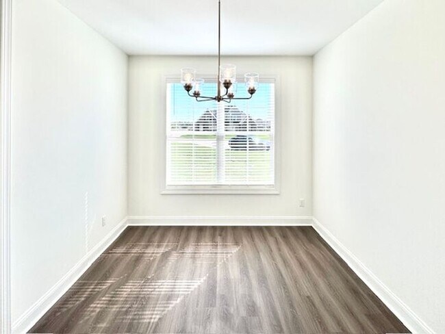 Building Photo - Move In Special! Now Leasing a Spacious 4-...