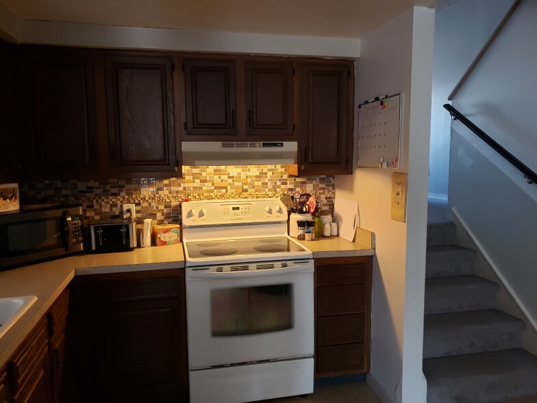Primary Photo - 1403 Lindenwood Dr