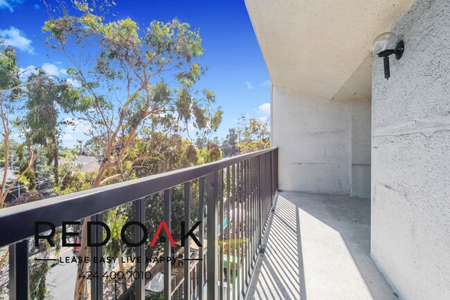 Building Photo - Outstanding One Bedroom with Private Balco...