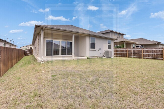 Building Photo - 18001 Umberto Dr