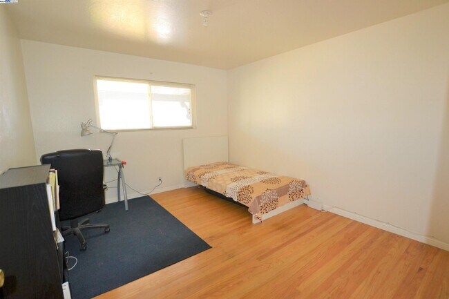 Building Photo - 4652 Wheeler Dr