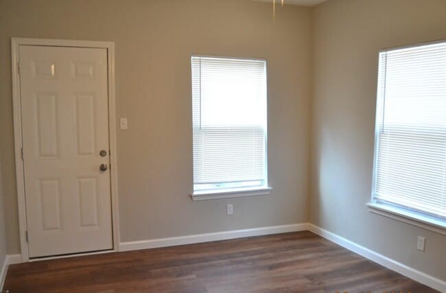 Building Photo - 248 Ray Ave