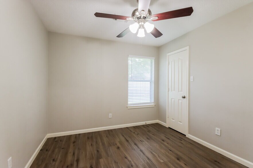Building Photo - 26126 Cypresswood Dr