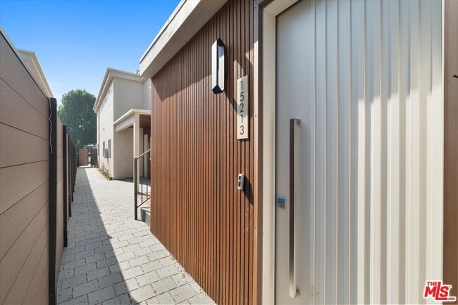 Building Photo - 15209 Morrison St