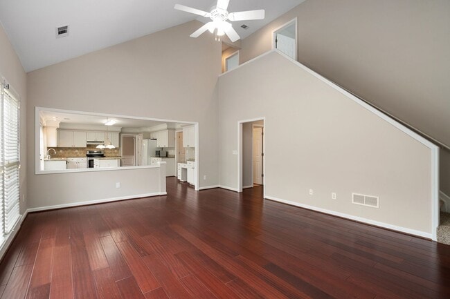 Building Photo - Spacious 4-Bedroom Two-Story Home in Dunwo...