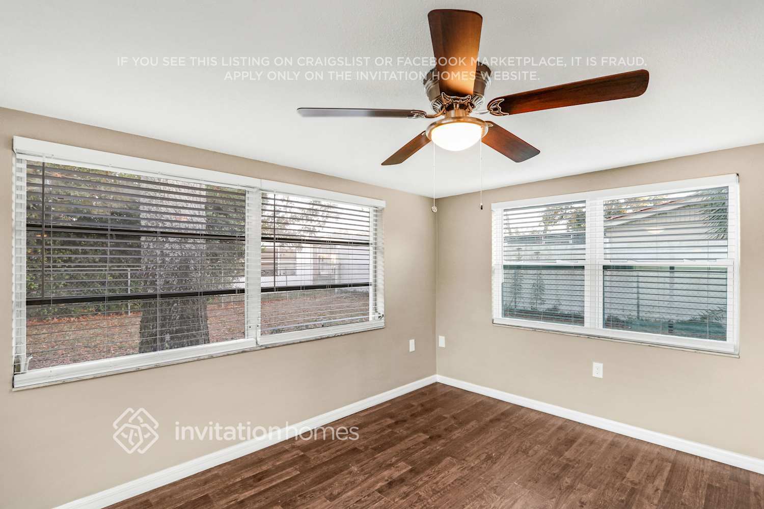 Building Photo - 9900 Lakeside Ln