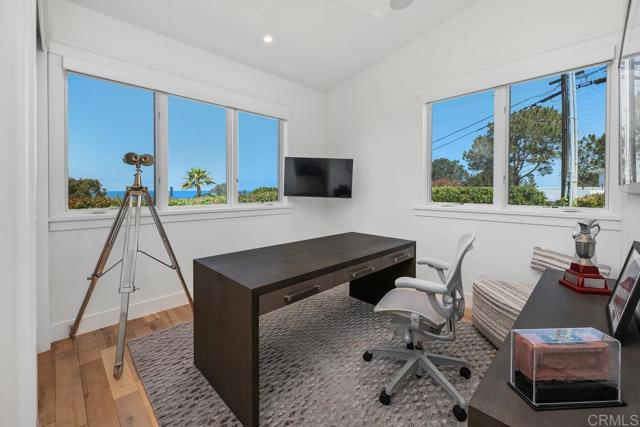 Building Photo - 555 Amphitheatre Dr