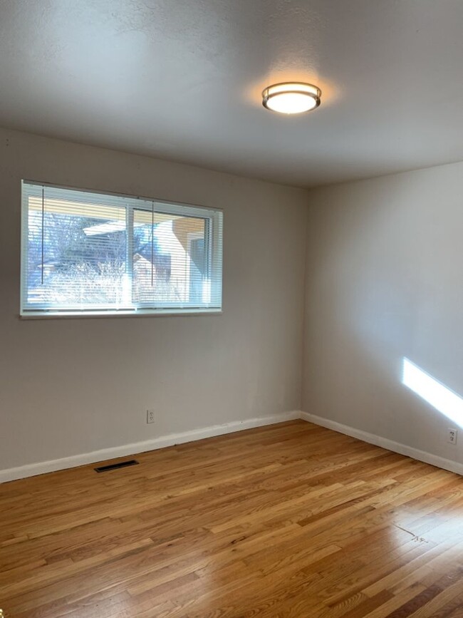 Building Photo - 1312-1314 Castlerock Drive