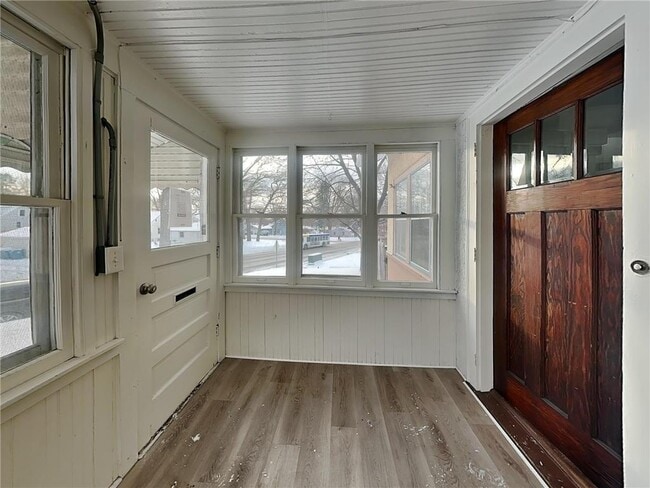 Building Photo - 3610 Oakdale Ave N