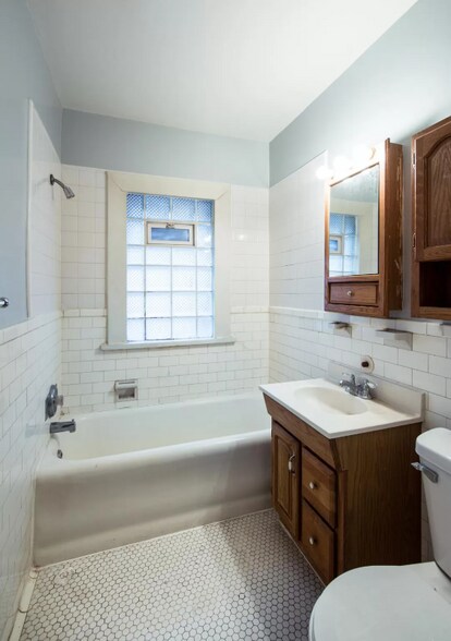 Building Photo - 511 W Marion St