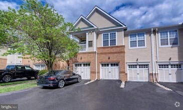 Building Photo - 43920 Hickory Corner Terrace