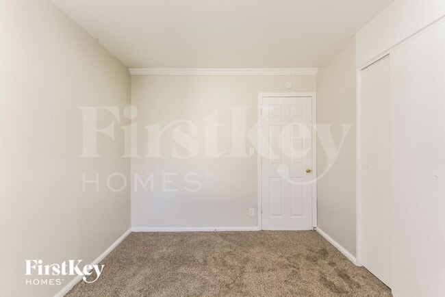 Building Photo - 4014 Red Bird Dr