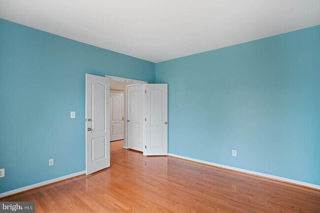 Building Photo - 43513 Lucketts Bridge Cir