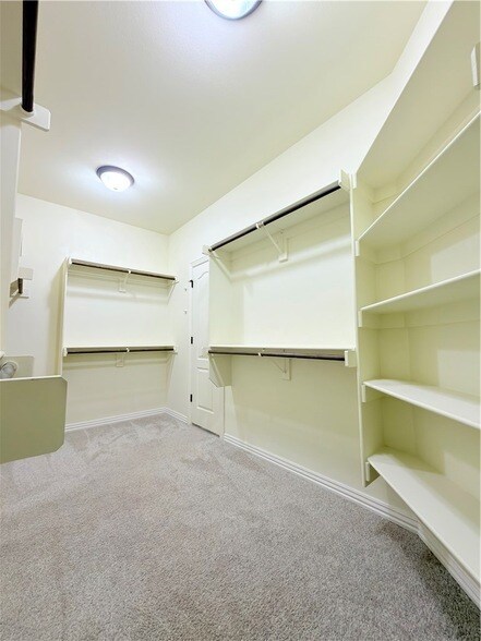 Building Photo - 4201 SW Layton Rd