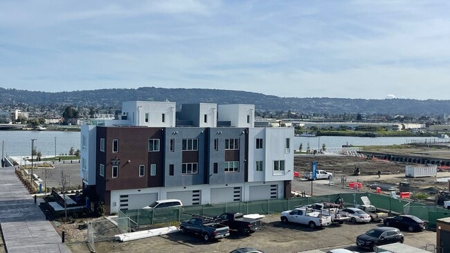 Building Photo - 2163 Stanford St