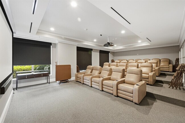 Building Photo - 700 E Boynton Beach Blvd