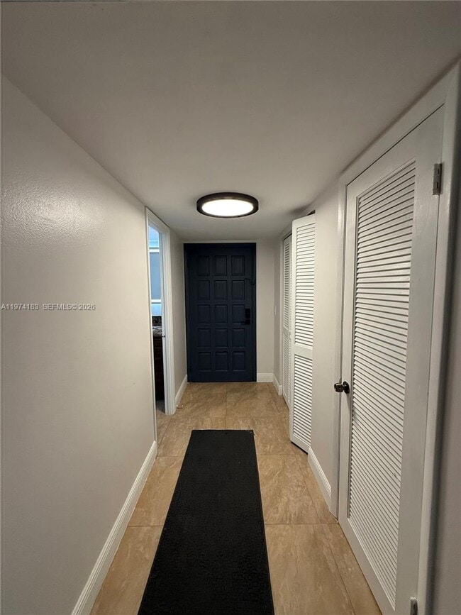 Building Photo - 6101 N Falls Cir Dr