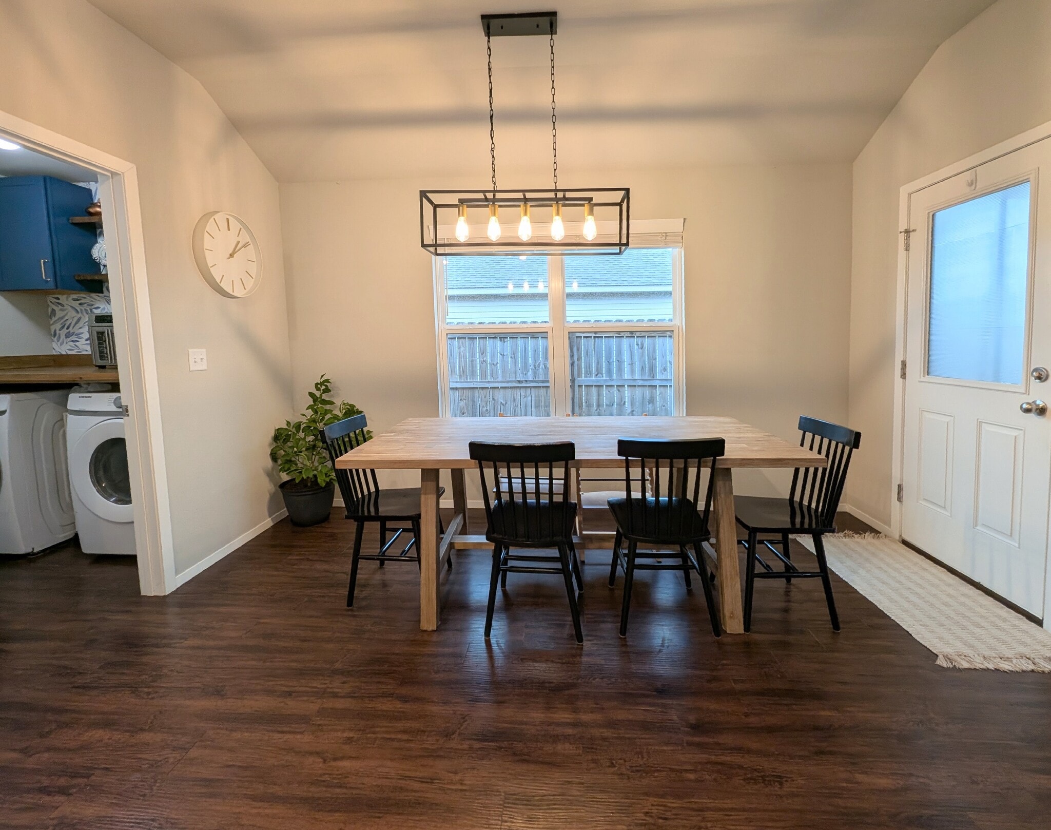 Dining - 1640 Forest Dr