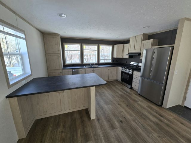 Building Photo - 128 Maple Dr