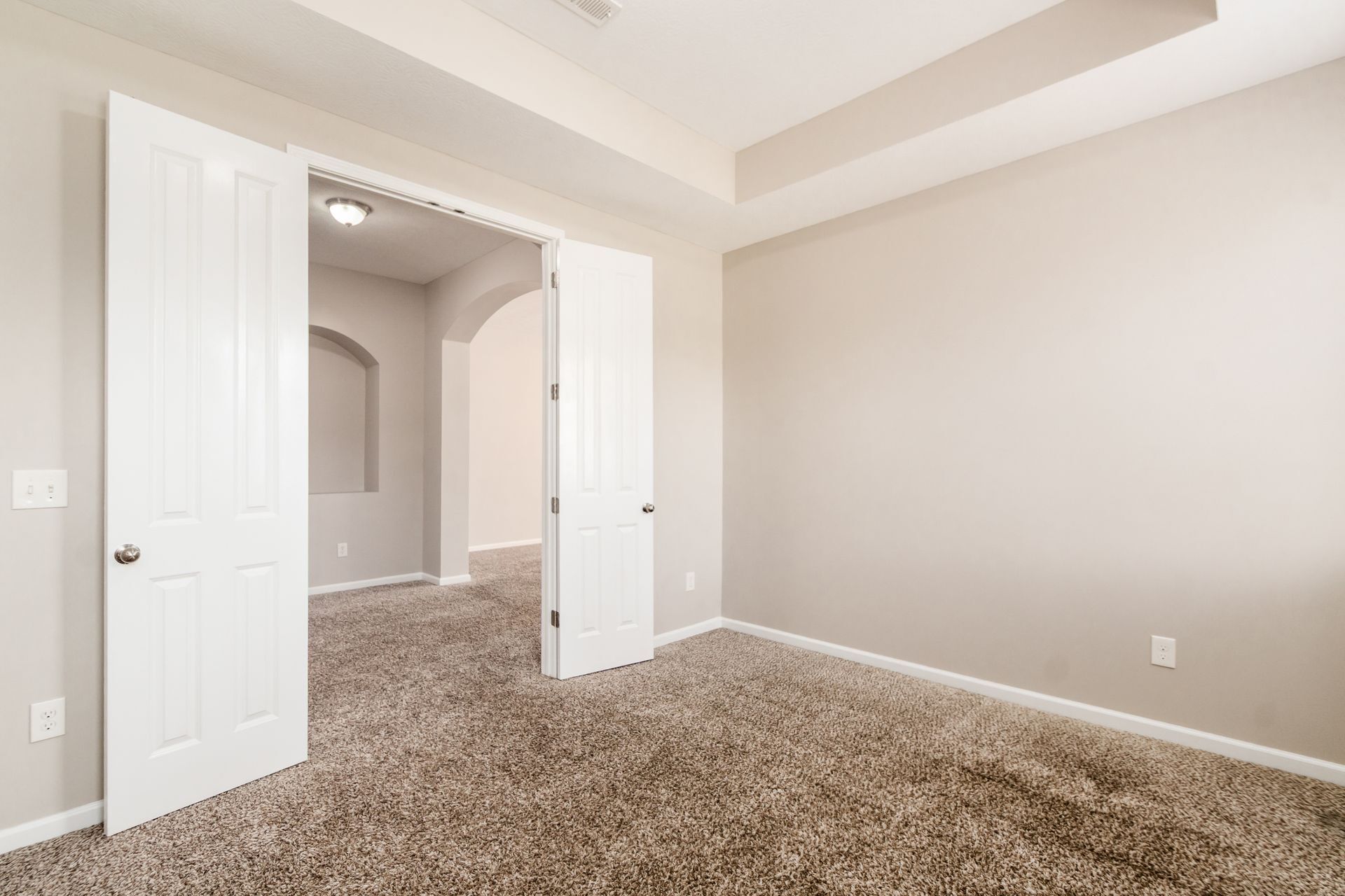 Building Photo - 560 Redwood Ln