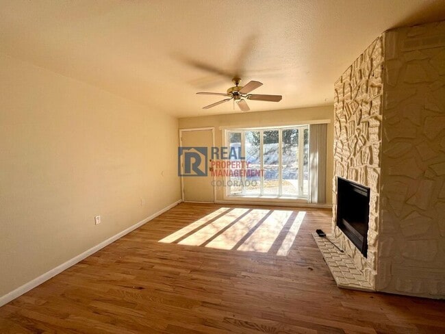 Building Photo - 310 Elmwood Dr