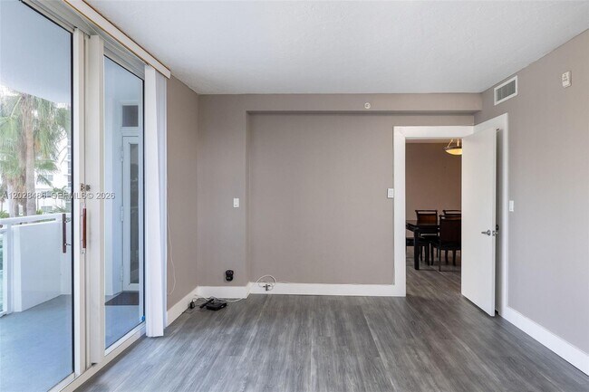 Building Photo - 3001 S Ocean Dr