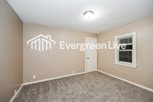 Building Photo - 3227 Struble Rd