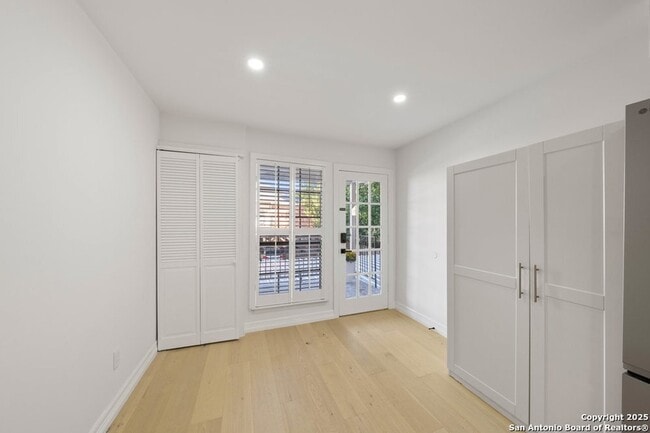 Building Photo - 7815 Broadway St