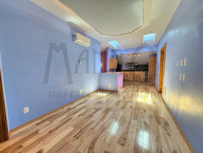 Building Photo - Spacious Dwight Merkel Home