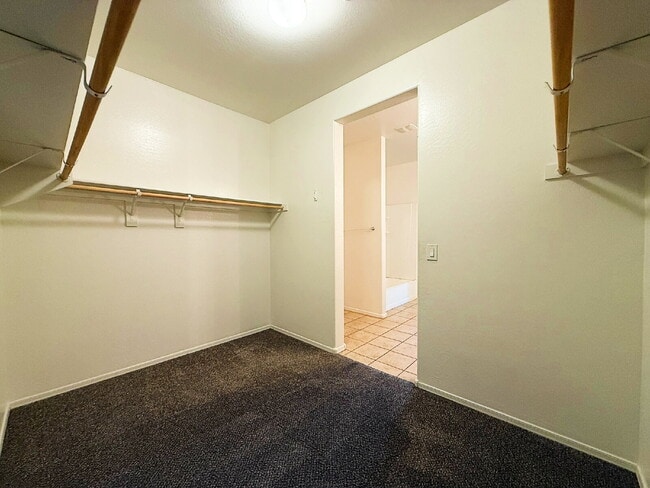 Building Photo - "Charming 3-Bedroom Oasis with 2 Baths & S...