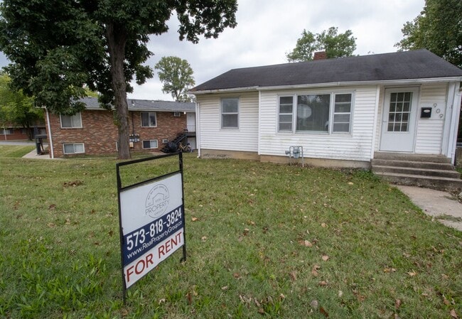 Building Photo - 4 Bed 2 Bath House on East Campus