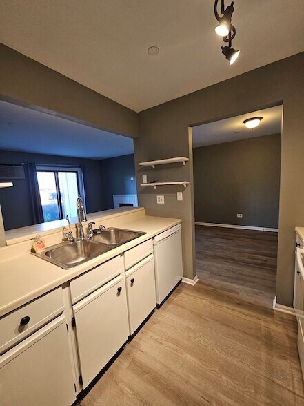 Building Photo - 1354 Cunat Ct