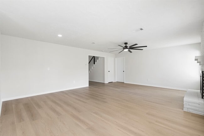 Building Photo - 16615 Glamis Ln