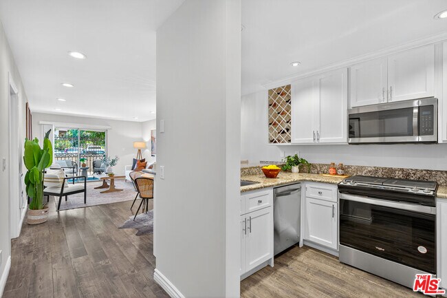 Building Photo - 1125 Pico Blvd