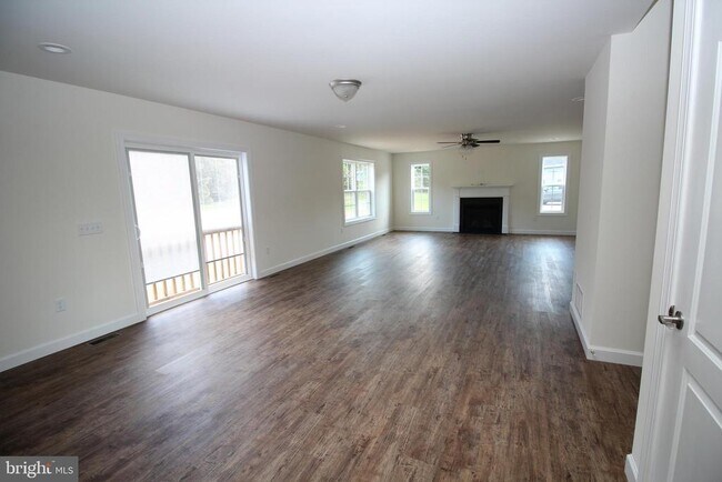 Building Photo - 83 Cherry Blossom Ct
