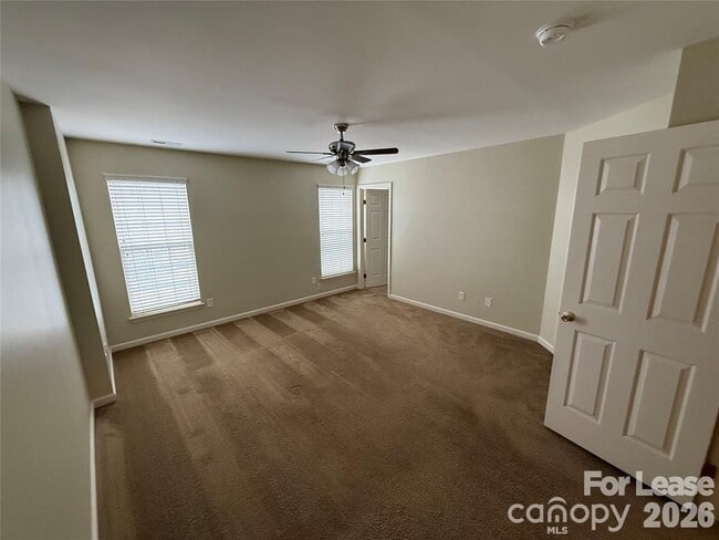 Building Photo - 13820 Hill St