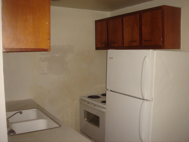 Kitchen - 3838 Washington Ave