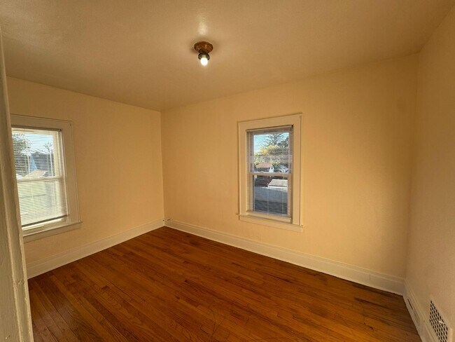Building Photo - 258 Hickok Ave