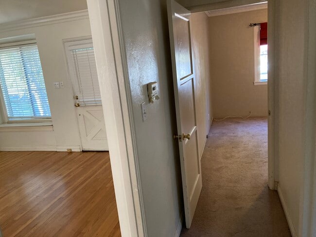 Hallway to Front Bedroom - 4454 Laurelgrove Ave