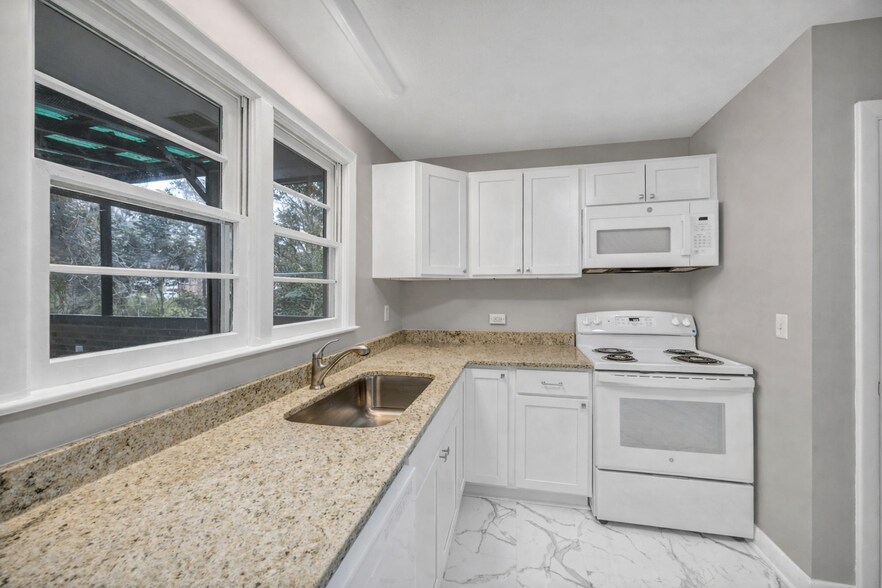 Building Photo - 842 Delverton Rd