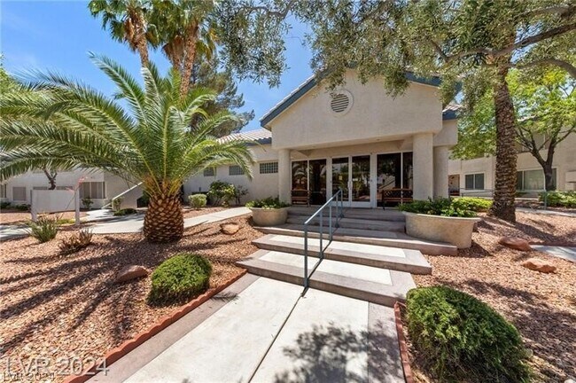 Building Photo - 3425 E Russell Rd