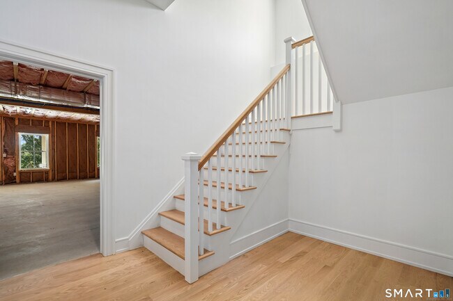 Building Photo - 15 Damia Dr