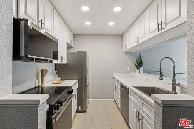 Building Photo - 1706 Bevin Brook Dr