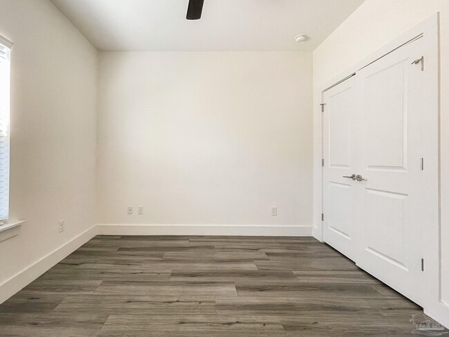 Building Photo - 6218 Ferguson Dr