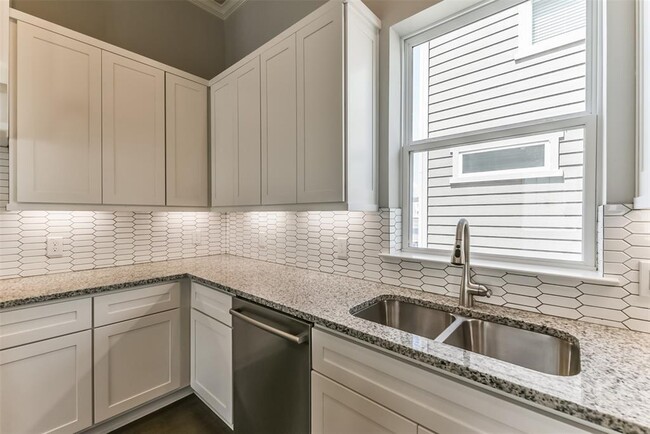Building Photo - 10922 Brookeshire Chase Ln