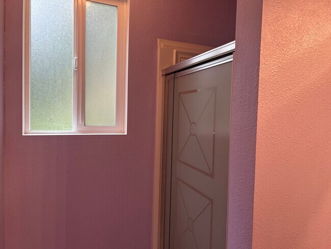 Building Photo - 4 Bedroom Home Near Whatcom Falls