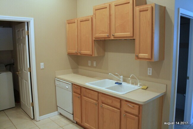 Building Photo - Beautiful 2 bedroom 2 bath villa in Briar Patch Village