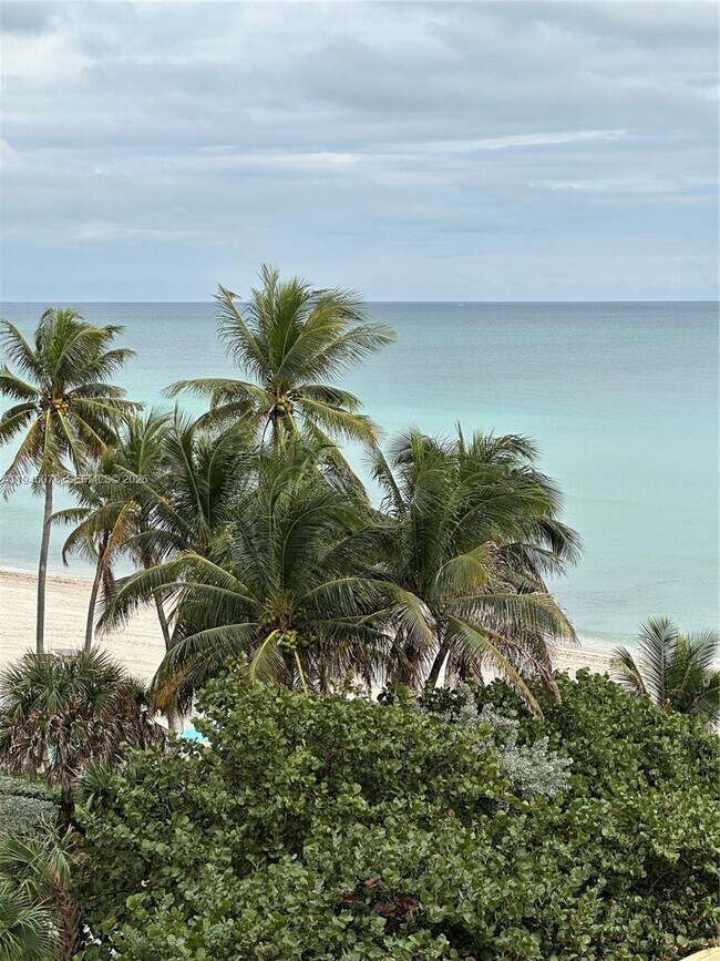 Building Photo - 2501 S Ocean Dr