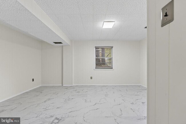 Building Photo - 13719 McGill Dr