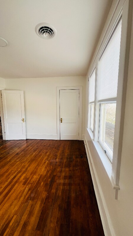 Building Photo - 812 Tyler Ave